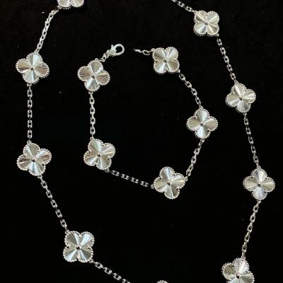 Van Cleef & Arpels Vintage Alhambra 10 motifs Guilloché white Gold Necklace VCARP3JJ00