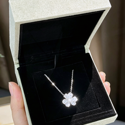 Van Cleef Frivole Pendant Small Model 18K White Gold Diamond | VCARD31800